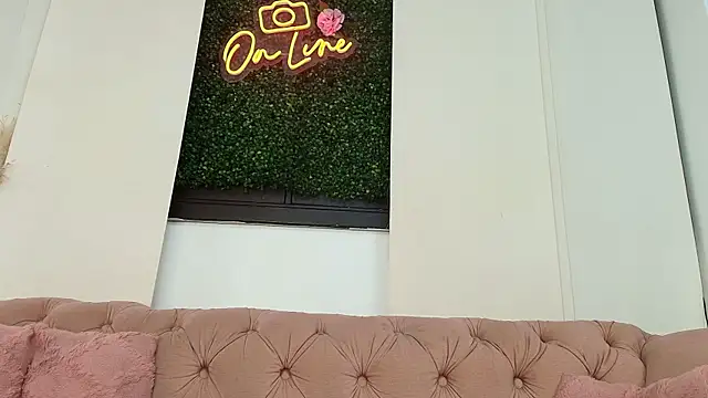 Snapshot of kayna_gomez chatting on 19, 10, 2025 kayna gomez online show from 19, 10, 2025