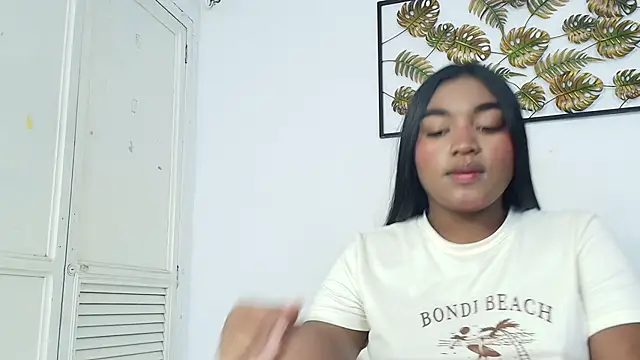 Snapshot of kayna_gomez chatting on 17, 10, 2025 kayna gomez online show from 17, 10, 2025