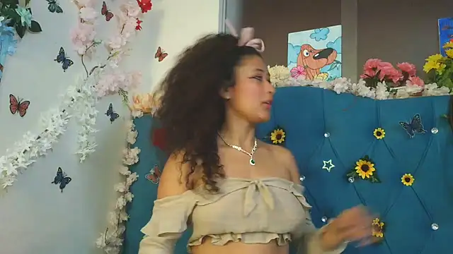 Milkdulce1 online show from 4, 6, 2026