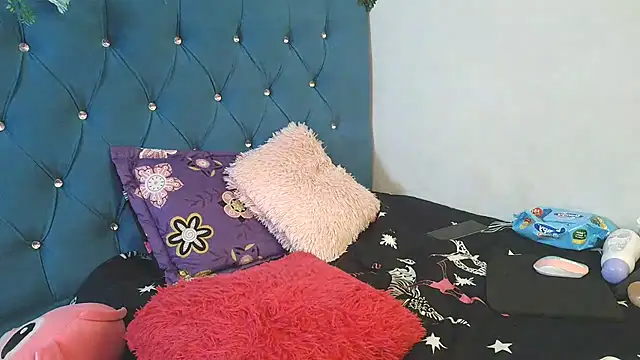 Milkdulce1 online show from 15, 1, 2026