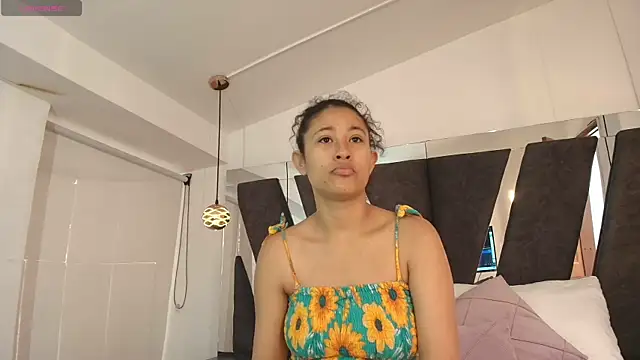 Milkdulce1 online show from 10, 11, 2025