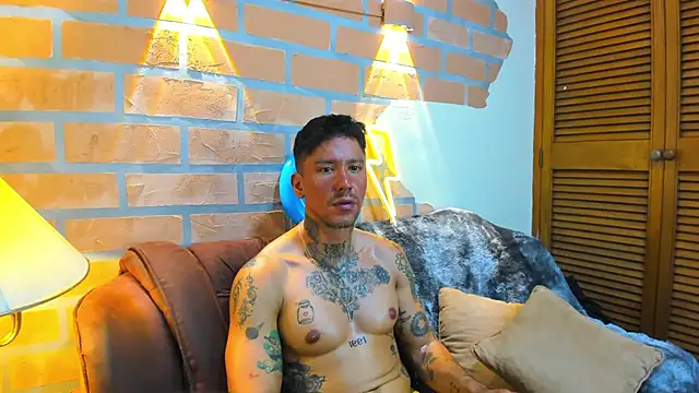 Snapshot of Dylanstonne chatting on 11, 3, 2025 Dylanstonne online show from 11, 3, 2025