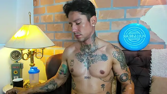 Snapshot of Dylanstonne chatting on 9, 3, 2025 Dylanstonne online show from 9, 3, 2025