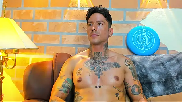 Snapshot of Dylanstonne chatting on 25, 2, 2025 Dylanstonne online show from 25, 2, 2025