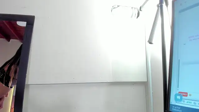 Aleja arango1 online show from 15, 10, 2025