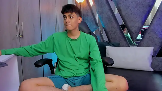 Snapshot of Yef_Thin chatting on 25, 10, 2025 Yef Thin online show from 25, 10, 2025