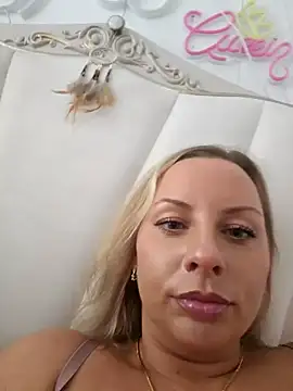 Sparkle2206 online show from 3, 10, 2025