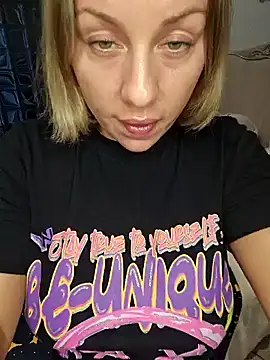 Snapshot of Sparkle2206 chatting on 21, 5, 2026 Sparkle2206 online show from 21, 5, 2026
