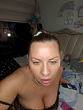 Snapshot of Sparkle2206 chatting on 18, 4, 2026 Sparkle2206 online show from 18, 4, 2026