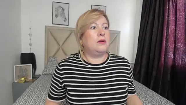 MonyCassius online show from 4, 11, 2025