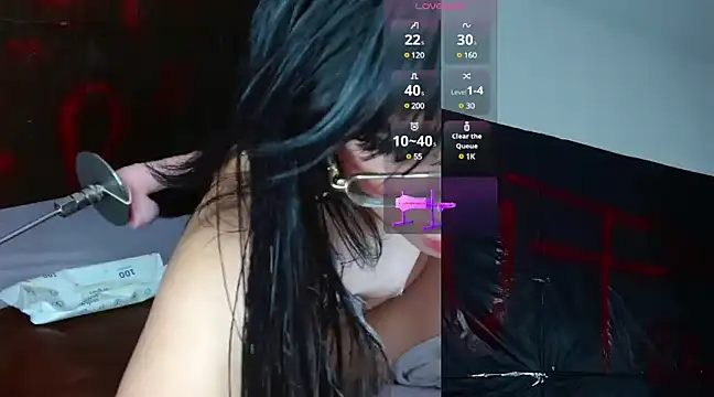 Raven Whisper online show from 6, 3, 2025