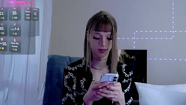 Dasha M online show from 2, 2, 2025