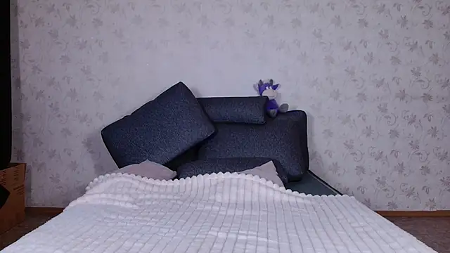 bellaa love  online show from 24, 6, 2026