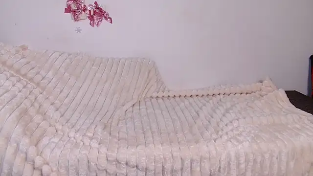 Snapshot of bellaa_love_ chatting on 3, 3, 2026 bellaa love online show from 3, 3, 2026