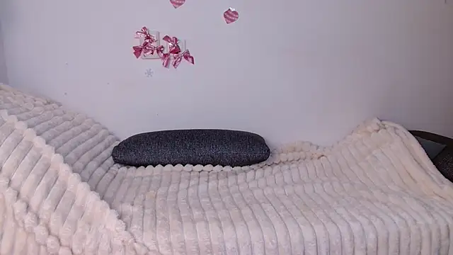 bellaa love  online show from 1, 4, 2026