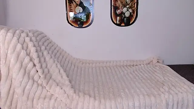 bellaa love  online show from 15, 4, 2026