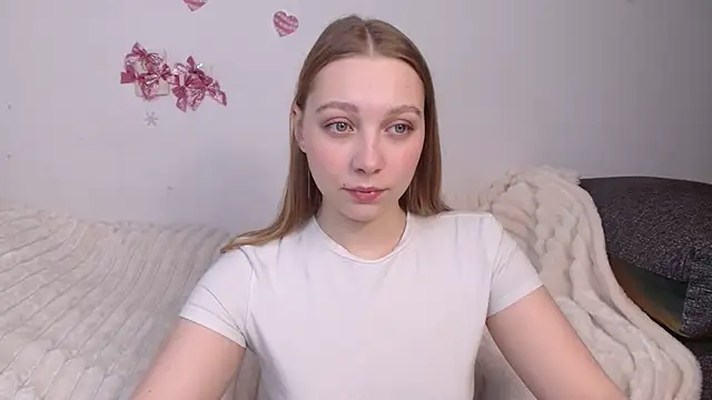 Snapshot of bellaa_love_ chatting on 3, 3, 2026 bellaa love online show from 3, 3, 2026