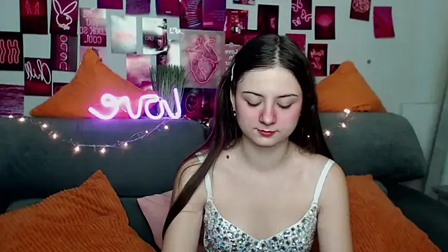 Snapshot of MilanaRoza chatting on 2, 11, 2025 MilanaRoza online show from 2, 11, 2025