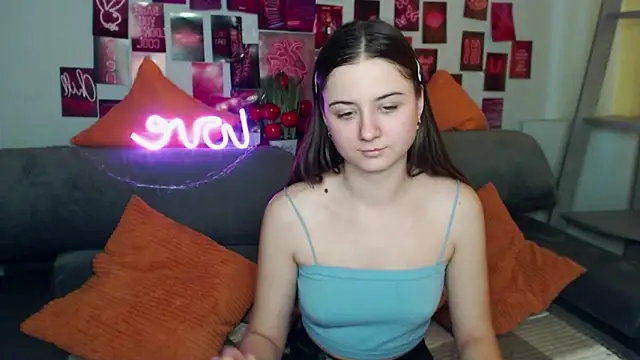 Snapshot of MilanaRoza chatting on 8, 11, 2025 MilanaRoza online show from 8, 11, 2025