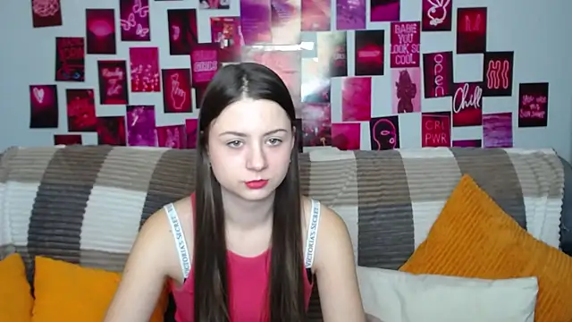 Snapshot of MilanaRoza chatting on 1, 3, 2025 MilanaRoza online show from 1, 3, 2025