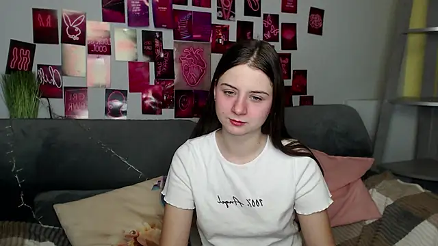 Snapshot of MilanaRoza chatting on 25, 10, 2025 MilanaRoza online show from 25, 10, 2025