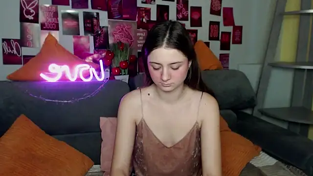 Snapshot of MilanaRoza chatting on 13, 11, 2025 MilanaRoza online show from 13, 11, 2025