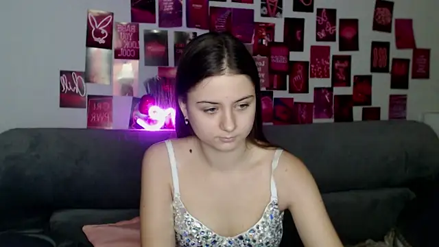 Snapshot of MilanaRoza chatting on 17, 11, 2025 MilanaRoza online show from 17, 11, 2025