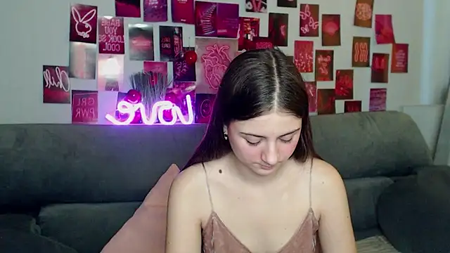 Snapshot of MilanaRoza chatting on 16, 11, 2025 MilanaRoza online show from 16, 11, 2025