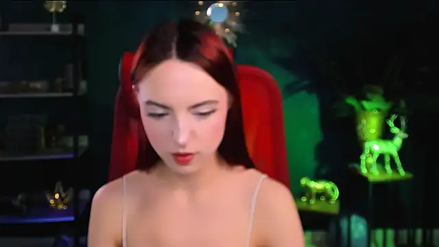 Snapshot of evanellson chatting on 11, 11, 2025 evanellson online show from 11, 11, 2025