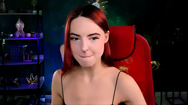 Snapshot of evanellson chatting on 21, 10, 2025 evanellson online show from 21, 10, 2025