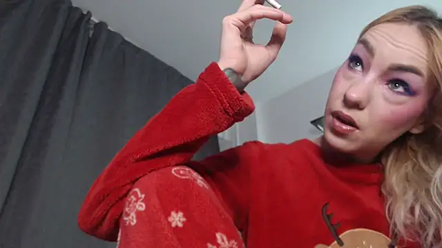 LetsGetMessyBBy online show from 21, 2, 2025