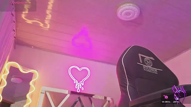 Snapshot of Laylafoxy_tay chatting on 29, 11, 2025 Laylafoxy tay online show from 29, 11, 2025