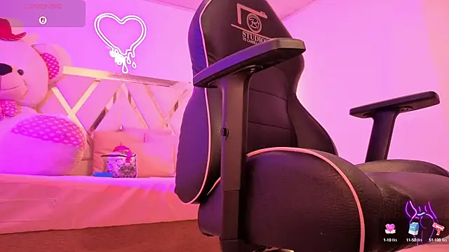 Snapshot of Laylafoxy_tay chatting on 13, 10, 2025 Laylafoxy tay online show from 13, 10, 2025