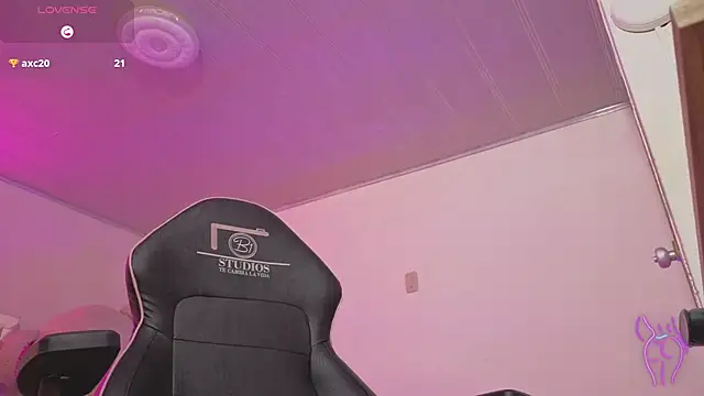 Snapshot of Laylafoxy_tay chatting on 30, 11, 2025 Laylafoxy tay online show from 30, 11, 2025