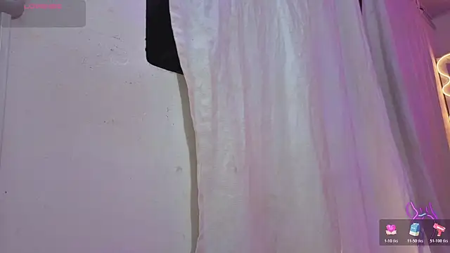 Snapshot of Laylafoxy_tay chatting on 24, 11, 2025 Laylafoxy tay online show from 24, 11, 2025