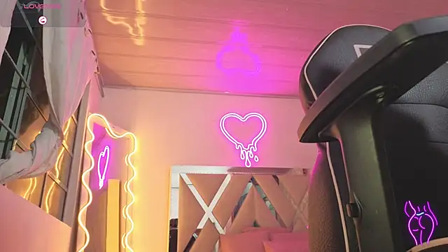 Snapshot of Laylafoxy_tay chatting on 24, 10, 2025 Laylafoxy tay online show from 24, 10, 2025