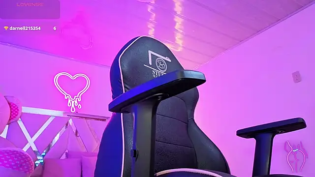 Snapshot of Laylafoxy_tay chatting on 12, 10, 2025 Laylafoxy tay online show from 12, 10, 2025