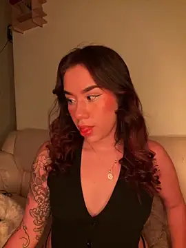 Im Valen Cute online show from 13, 5, 2026
