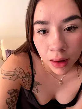 Im Valen Cute online show from 29, 10, 2025