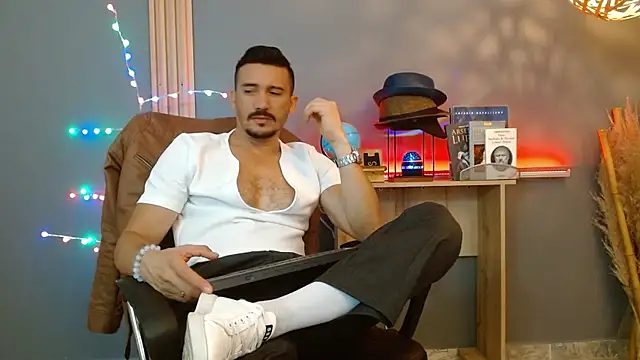 Reiko 85  online show from 20, 2, 2026