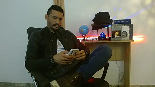 Reiko 85  online show from 15, 11, 2025