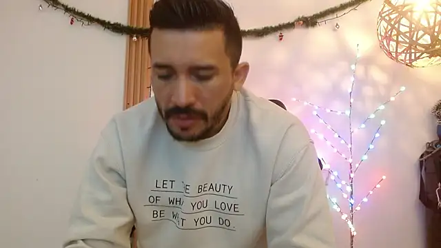 Reiko 85  online show from 20, 12, 2025