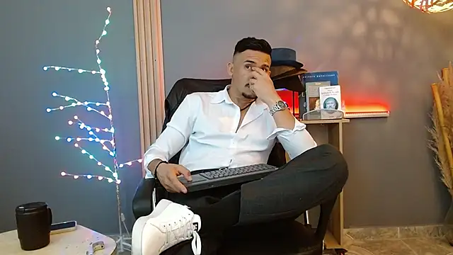 Reiko 85  online show from 10, 2, 2026