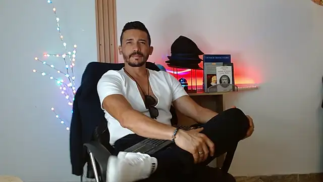 Reiko 85  online show from 10, 1, 2026