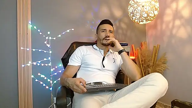 Reiko 85  online show from 28, 3, 2026