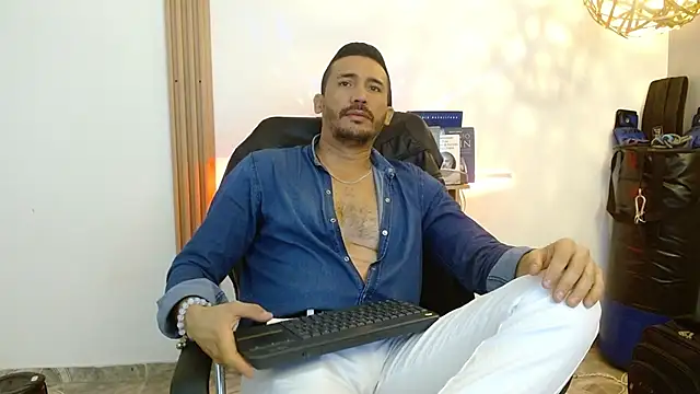 Reiko 85  online show from 14, 11, 2025