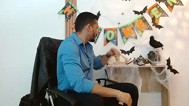 Reiko 85  online show from 8, 10, 2025