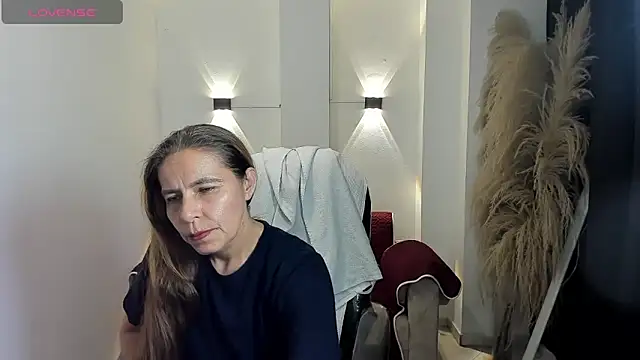 Milf karlye online show from 19, 6, 2026