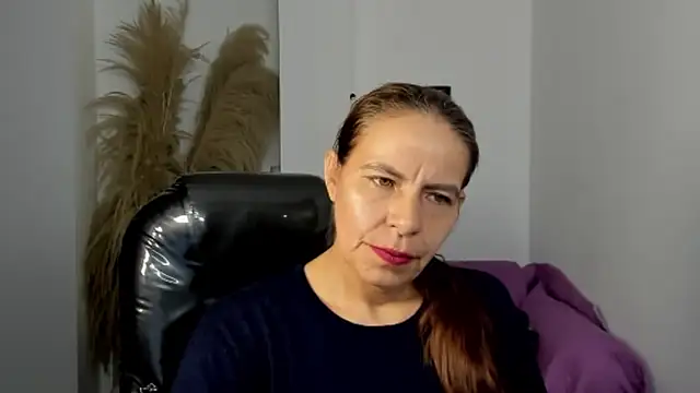 Milf karlye online show from 18, 4, 2026