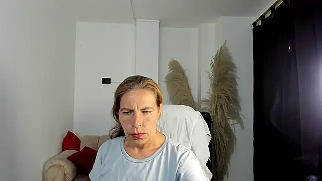 Milf karlye online show from 25, 3, 2026